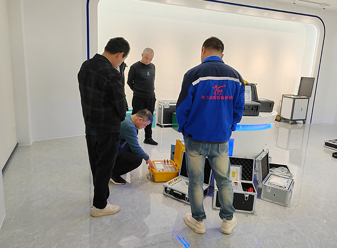 河南安陽客戶蒞臨我司參觀交流，意向采購電力試驗儀器儀表